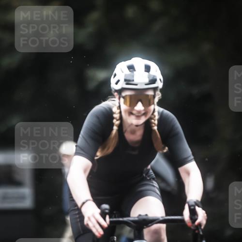 13.09.2026 - Stadtparktriathlon H.Heesch http://msf.ph/oto/10367477 13.09.2026 13:17:33 Radfahren 1362, 1368 meine-sportfotos.de