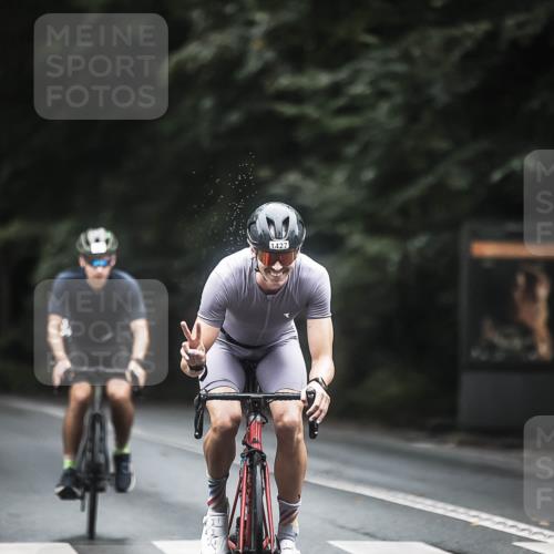 13.09.2026 - Stadtparktriathlon H.Heesch http://msf.ph/oto/10367482 13.09.2026 13:17:42 Radfahren 1231, 1375, 1389, 1427 meine-sportfotos.de