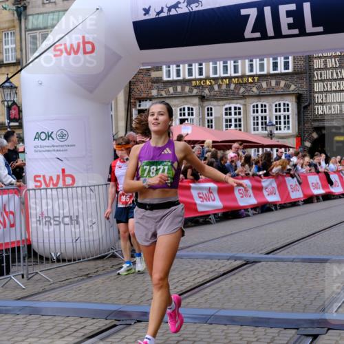 13.09.2026 - 21. swb-Marathon Bremen Tim E. http://msf.ph/oto/10367493 13.09.2026 13:04:47 Ziel 650, 744, 1223, 1224, 1860, 2207, 2956, 3284, 4239, 7871, 8936, 13034 meine-sportfotos.de