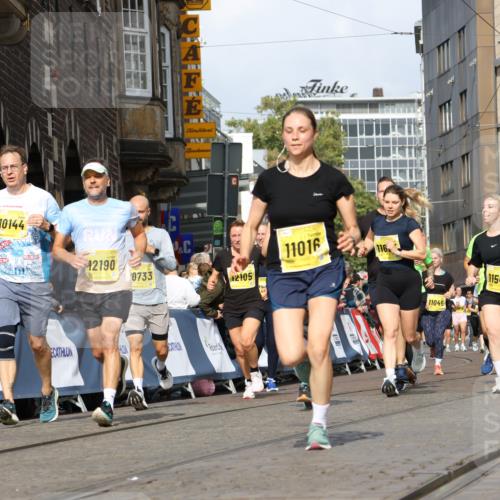 13.09.2026 - 21. swb-Marathon Bremen Strokosch-Dieckow http://msf.ph/oto/10367495 13.09.2026 11:00:25 Ziel 10175, 10758, 10867, 11016, 11071, 11158, 11159, 11160, 11250, 11259, 11427, 11445, 11453, 11524, 11525, 11528, 11587, 11588, 11589, 11879, 11907, 12123, 12238, 12239, 12274, 12352, 10263, 10272, 10275, 10306, 10369, 11126, 11162, 11180, 11687, 11708, 11769, 11838, 12018, 12430 meine-sportfotos.de