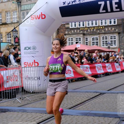 13.09.2026 - 21. swb-Marathon Bremen Tim E. http://msf.ph/oto/10367511 13.09.2026 13:04:48 Ziel 650, 744, 1223, 1224, 1860, 2207, 2956, 3284, 4239, 7871, 8701, 8936, 13034 meine-sportfotos.de