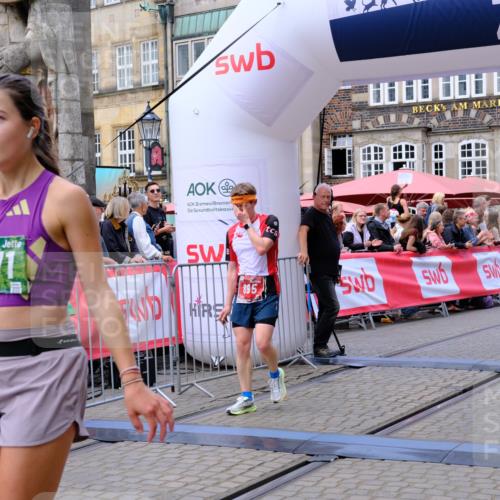 13.09.2026 - 21. swb-Marathon Bremen Tim E. http://msf.ph/oto/10367532 13.09.2026 13:04:48 Ziel 650, 744, 1223, 1224, 1860, 2207, 2956, 3284, 4239, 7871, 8701, 8936, 13034 meine-sportfotos.de