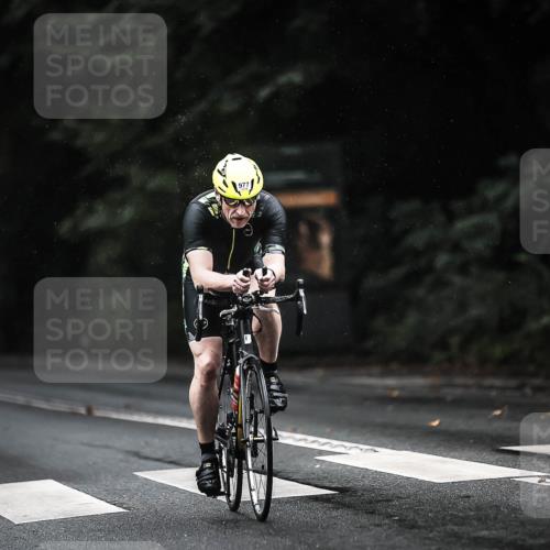 13.09.2026 - Stadtparktriathlon H.Heesch http://msf.ph/oto/10367535 13.09.2026 12:02:15 Radfahren 780, 869, 926, 949, 977 meine-sportfotos.de