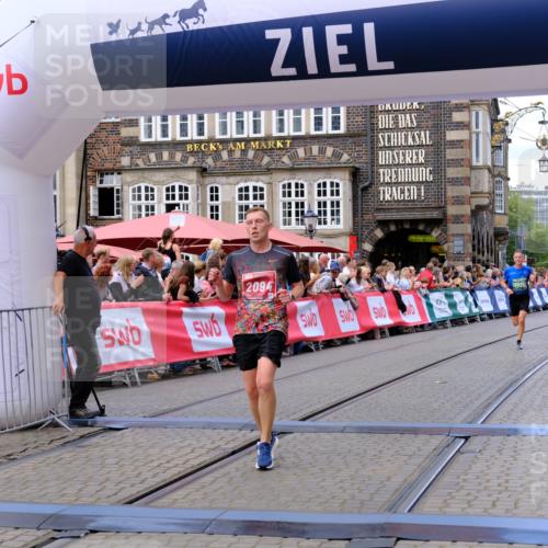 13.09.2026 - 21. swb-Marathon Bremen Tim E. http://msf.ph/oto/10367610 13.09.2026 13:04:51 Ziel 744, 1223, 1224, 1860, 2207, 2956, 5283, 7871, 8701, 8936, 9070, 13034 meine-sportfotos.de