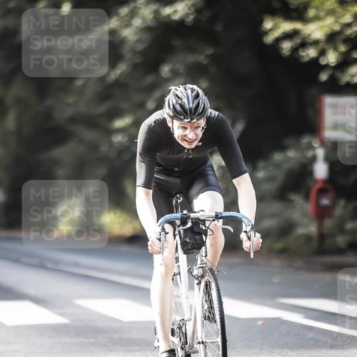 13.09.2026 - Stadtparktriathlon H.Heesch http://msf.ph/oto/10367640 13.09.2026 11:24:49 Radfahren 606, 637, 662, 672, 816 meine-sportfotos.de