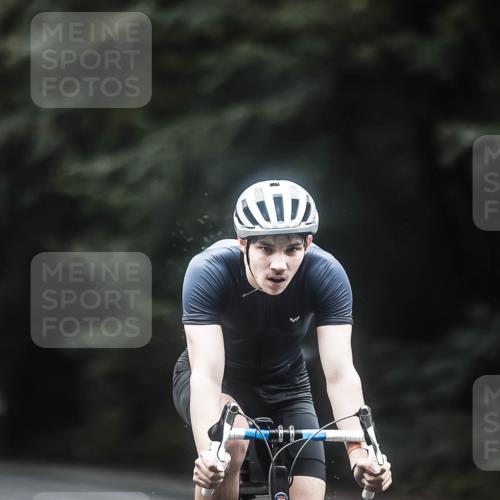 13.09.2026 - Stadtparktriathlon H.Heesch http://msf.ph/oto/10367642 13.09.2026 13:17:53 Radfahren 1396, 1405, 1465, 1472, 1475, 1477 meine-sportfotos.de