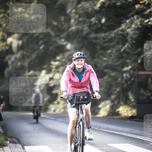 13.09.2026 - Stadtparktriathlon H.Heesch http://msf.ph/oto/10367698 13.09.2026 11:24:54 Radfahren 606, 657, 662, 816 meine-sportfotos.de