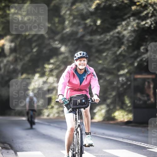 13.09.2026 - Stadtparktriathlon H.Heesch http://msf.ph/oto/10367703 13.09.2026 11:24:54 Radfahren 606, 657, 662, 816 meine-sportfotos.de