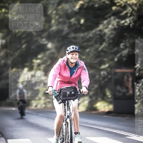 13.09.2026 - Stadtparktriathlon H.Heesch http://msf.ph/oto/10367710 13.09.2026 11:24:54 Radfahren 606, 657, 662, 816 meine-sportfotos.de