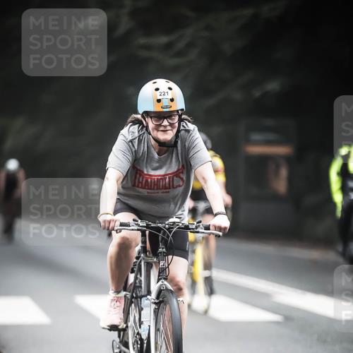 13.09.2026 - Stadtparktriathlon H.Heesch http://msf.ph/oto/10367711 13.09.2026 10:16:23 Radfahren 211, 221, 227, 284, 287, 301, 345 meine-sportfotos.de