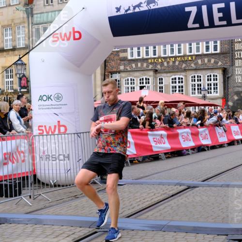 13.09.2026 - 21. swb-Marathon Bremen Tim E. http://msf.ph/oto/10367712 13.09.2026 13:04:52 Ziel 744, 1223, 1224, 1860, 2207, 2956, 5283, 7871, 8701, 8936, 9070, 13034 meine-sportfotos.de