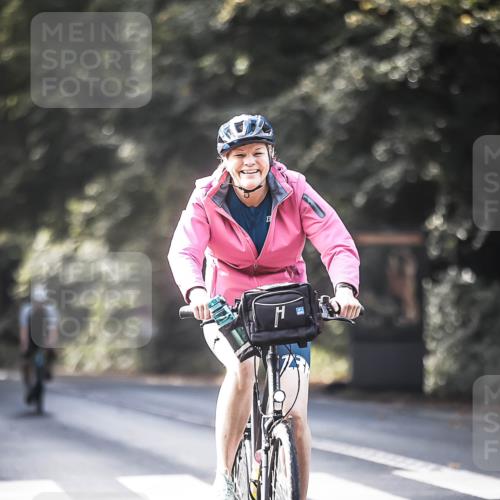 13.09.2026 - Stadtparktriathlon H.Heesch http://msf.ph/oto/10367727 13.09.2026 11:24:55 Radfahren 606, 657, 662, 816 meine-sportfotos.de