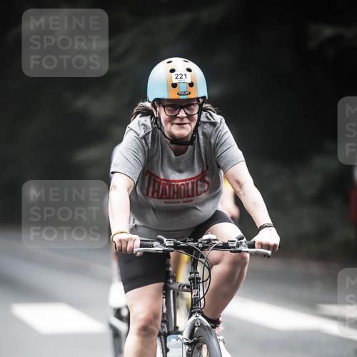 13.09.2026 - Stadtparktriathlon H.Heesch http://msf.ph/oto/10367731 13.09.2026 10:16:23 Radfahren 211, 221, 227, 284, 287, 301, 345 meine-sportfotos.de