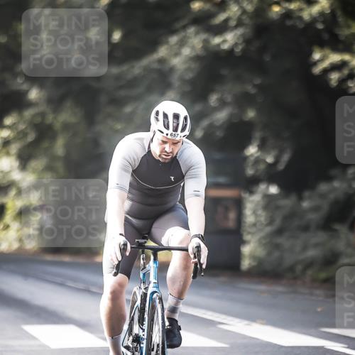 13.09.2026 - Stadtparktriathlon H.Heesch http://msf.ph/oto/10367761 13.09.2026 11:24:59 Radfahren 657, 662, 752, 763, 816 meine-sportfotos.de