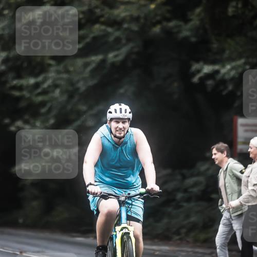 13.09.2026 - Stadtparktriathlon H.Heesch http://msf.ph/oto/10367762 13.09.2026 13:18:08 Radfahren 1209, 1290, 1349, 1350, 1359, 1387, 1445 meine-sportfotos.de