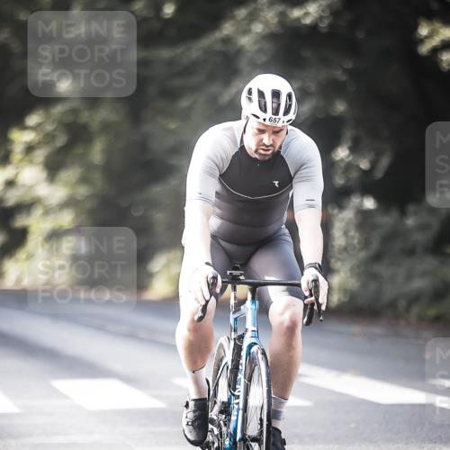 13.09.2026 - Stadtparktriathlon H.Heesch http://msf.ph/oto/10367769 13.09.2026 11:24:59 Radfahren 657, 662, 752, 763, 816 meine-sportfotos.de