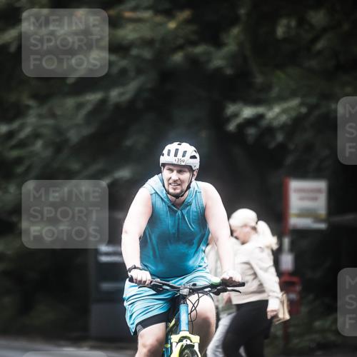 13.09.2026 - Stadtparktriathlon H.Heesch http://msf.ph/oto/10367778 13.09.2026 13:18:09 Radfahren 1290, 1349, 1350, 1359, 1445 meine-sportfotos.de