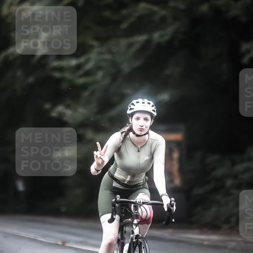 13.09.2026 - Stadtparktriathlon H.Heesch http://msf.ph/oto/10367823 13.09.2026 13:18:16 Radfahren 1329, 1367, 1397, 1417, 1443 meine-sportfotos.de