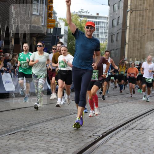 13.09.2026 - 21. swb-Marathon Bremen Strokosch-Dieckow http://msf.ph/oto/10367853 13.09.2026 13:35:53 Ziel 156, 607, 2041, 2090, 2318, 2356, 3055, 3087, 3226, 3621, 3704, 3780, 4326, 5308, 5661, 6315, 6418, 6465, 6466, 6644, 6649, 7285, 7377, 7597, 7675, 7700, 8401, 8530, 8816, 8915, 9784, 9845, 9862, 9887, 9892, 563, 1867, 2565, 3026, 3224, 3454, 3489, 4016, 5026, 5259, 5276, 5816, 6159, 6874, 6982, 7036, 7043, 7256, 7385, 7804, 8145, 8227, 8275, 8488, 9076, 9243, 9497, 13179 meine-sportfotos.de