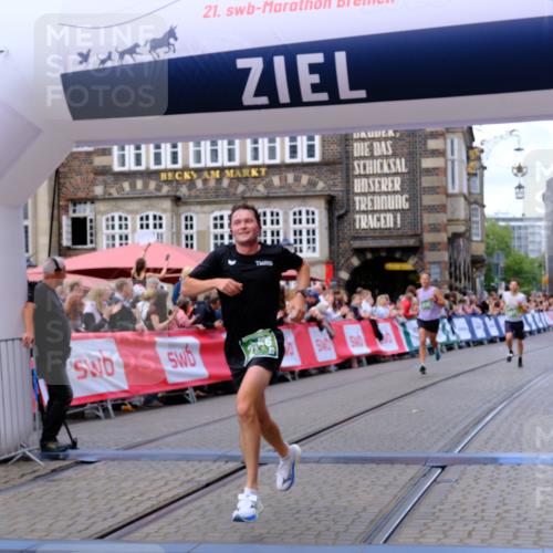13.09.2026 - 21. swb-Marathon Bremen Tim E. http://msf.ph/oto/10367881 13.09.2026 13:04:58 Ziel 744, 1223, 1224, 1712, 2207, 2646, 2956, 5283, 7814, 8701, 8936, 9070, 9689, 13034 meine-sportfotos.de