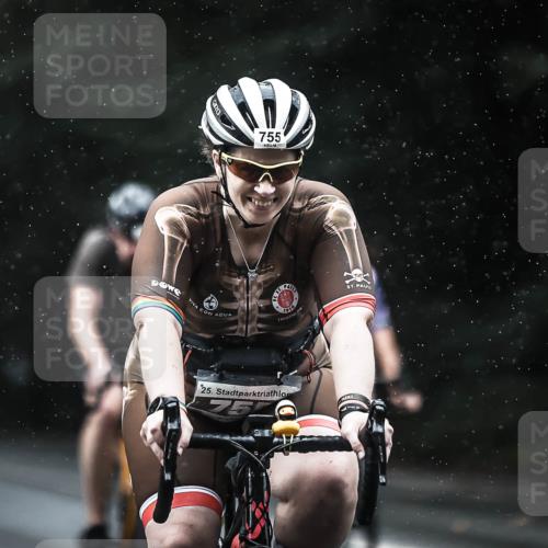 13.09.2026 - Stadtparktriathlon H.Heesch http://msf.ph/oto/10367883 13.09.2026 12:02:48 Radfahren 755, 856, 859, 925, 1020, 1044 meine-sportfotos.de