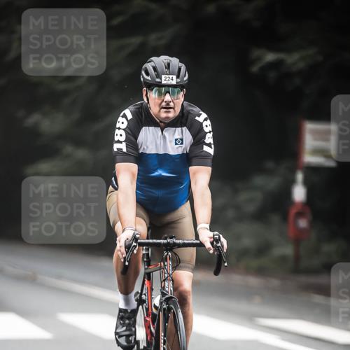 13.09.2026 - Stadtparktriathlon H.Heesch http://msf.ph/oto/10367887 13.09.2026 10:16:34 Radfahren 224, 236, 284, 289, 348, 351 meine-sportfotos.de