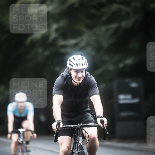 13.09.2026 - Stadtparktriathlon H.Heesch http://msf.ph/oto/10367894 13.09.2026 13:18:18 Radfahren 1329, 1367, 1397, 1417, 1443 meine-sportfotos.de