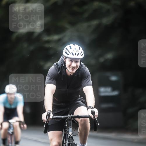 13.09.2026 - Stadtparktriathlon H.Heesch http://msf.ph/oto/10367899 13.09.2026 13:18:18 Radfahren 1329, 1367, 1397, 1417, 1443 meine-sportfotos.de