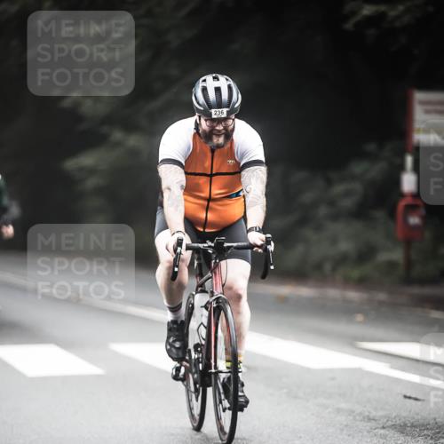 13.09.2026 - Stadtparktriathlon H.Heesch http://msf.ph/oto/10367915 13.09.2026 10:16:37 Radfahren 224, 236, 289, 348, 351 meine-sportfotos.de
