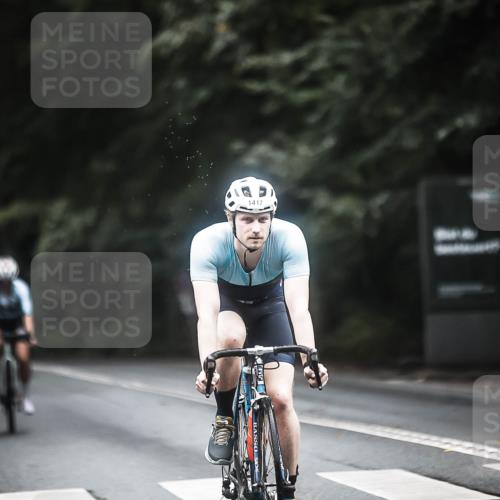 13.09.2026 - Stadtparktriathlon H.Heesch http://msf.ph/oto/10367920 13.09.2026 13:18:19 Radfahren 1329, 1367, 1397, 1417, 1431, 1443 meine-sportfotos.de