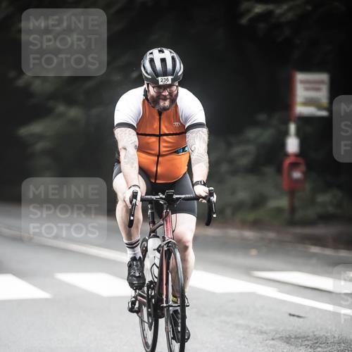 13.09.2026 - Stadtparktriathlon H.Heesch http://msf.ph/oto/10367921 13.09.2026 10:16:37 Radfahren 224, 236, 289, 348, 351 meine-sportfotos.de