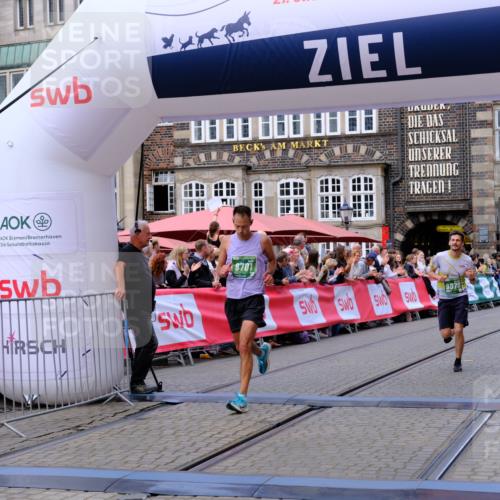 13.09.2026 - 21. swb-Marathon Bremen Tim E. http://msf.ph/oto/10367953 13.09.2026 13:05:01 Ziel 1223, 1224, 1712, 2207, 2646, 2956, 5283, 5674, 7538, 7814, 8054, 8701, 8936, 9070, 9306, 9689, 13034, 13187 meine-sportfotos.de
