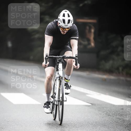 13.09.2026 - Stadtparktriathlon H.Heesch http://msf.ph/oto/10367974 13.09.2026 10:16:54 Radfahren 226, 244 meine-sportfotos.de