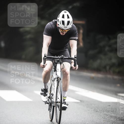 13.09.2026 - Stadtparktriathlon H.Heesch http://msf.ph/oto/10367994 13.09.2026 10:16:54 Radfahren 226, 244 meine-sportfotos.de