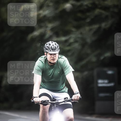 13.09.2026 - Stadtparktriathlon H.Heesch http://msf.ph/oto/10368016 13.09.2026 13:18:32 Radfahren 1288, 1325, 1336, 1380 meine-sportfotos.de
