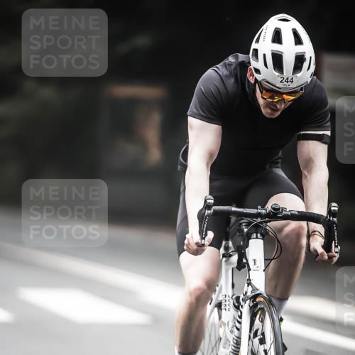 13.09.2026 - Stadtparktriathlon H.Heesch http://msf.ph/oto/10368020 13.09.2026 10:16:54 Radfahren 226, 244 meine-sportfotos.de