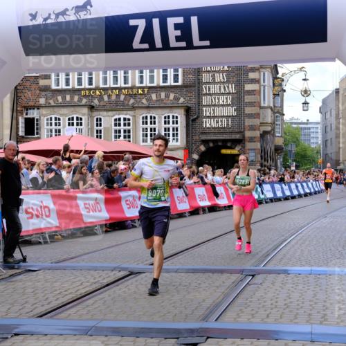 13.09.2026 - 21. swb-Marathon Bremen Tim E. http://msf.ph/oto/10368021 13.09.2026 13:05:03 Ziel 1712, 2646, 2956, 5283, 5674, 7538, 7814, 8054, 8701, 9070, 9306, 9495, 9689, 13187 meine-sportfotos.de