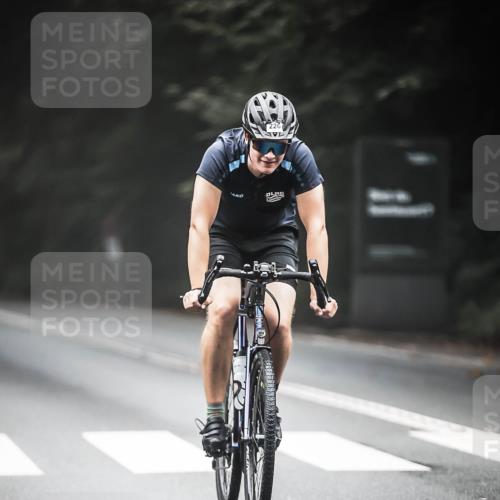13.09.2026 - Stadtparktriathlon H.Heesch http://msf.ph/oto/10368027 13.09.2026 10:16:59 Radfahren 226, 244 meine-sportfotos.de