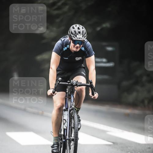13.09.2026 - Stadtparktriathlon H.Heesch http://msf.ph/oto/10368032 13.09.2026 10:16:59 Radfahren 226, 244 meine-sportfotos.de