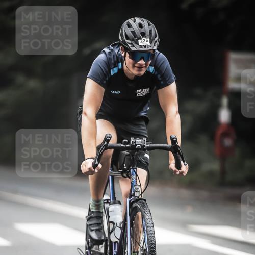 13.09.2026 - Stadtparktriathlon H.Heesch http://msf.ph/oto/10368049 13.09.2026 10:16:59 Radfahren 226, 244 meine-sportfotos.de