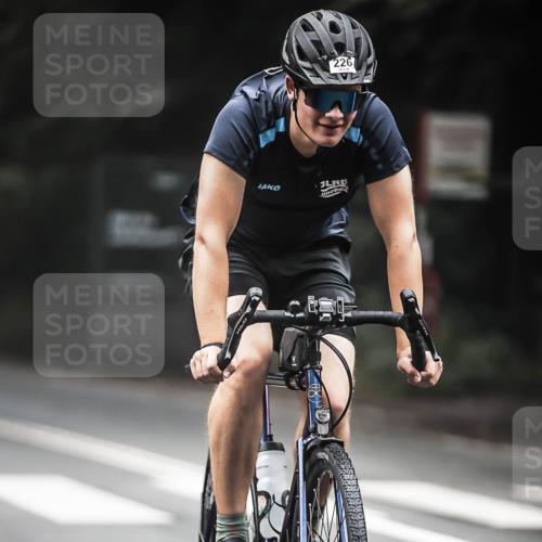 13.09.2026 - Stadtparktriathlon H.Heesch http://msf.ph/oto/10368056 13.09.2026 10:16:59 Radfahren 226, 244 meine-sportfotos.de