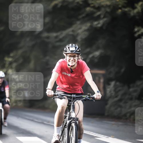 13.09.2026 - Stadtparktriathlon H.Heesch http://msf.ph/oto/10368057 13.09.2026 11:25:22 Radfahren 759, 794, 803 meine-sportfotos.de