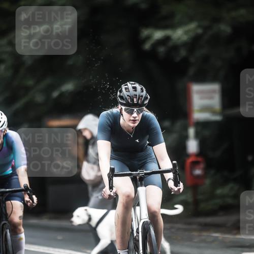 13.09.2026 - Stadtparktriathlon H.Heesch http://msf.ph/oto/10368059 13.09.2026 13:18:42 Radfahren 1357, 1393, 1456, 1463 meine-sportfotos.de