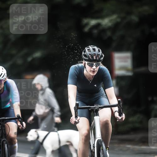 13.09.2026 - Stadtparktriathlon H.Heesch http://msf.ph/oto/10368068 13.09.2026 13:18:42 Radfahren 1357, 1393, 1456, 1463 meine-sportfotos.de