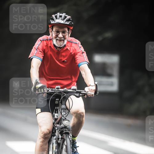 13.09.2026 - Stadtparktriathlon H.Heesch http://msf.ph/oto/10368078 13.09.2026 10:17:08 Radfahren 245, 269 meine-sportfotos.de