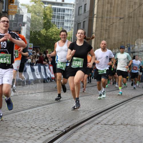 13.09.2026 - 21. swb-Marathon Bremen Strokosch-Dieckow http://msf.ph/oto/10368081 13.09.2026 13:35:55 Ziel 156, 532, 607, 2041, 2090, 2318, 2356, 3055, 3087, 3226, 3621, 3704, 3780, 4326, 5308, 5467, 5468, 5586, 5661, 6418, 6465, 6466, 6644, 6649, 7285, 7597, 7675, 7700, 8816, 9784, 9845, 9862, 9887, 9892, 13213, 563, 1072, 1867, 2931, 3026, 3224, 3291, 3454, 3489, 4016, 5259, 5276, 5816, 6874, 6982, 7043, 7256, 7804, 8227, 8275, 8488, 9076, 9226, 9243, 9497, 13179 meine-sportfotos.de