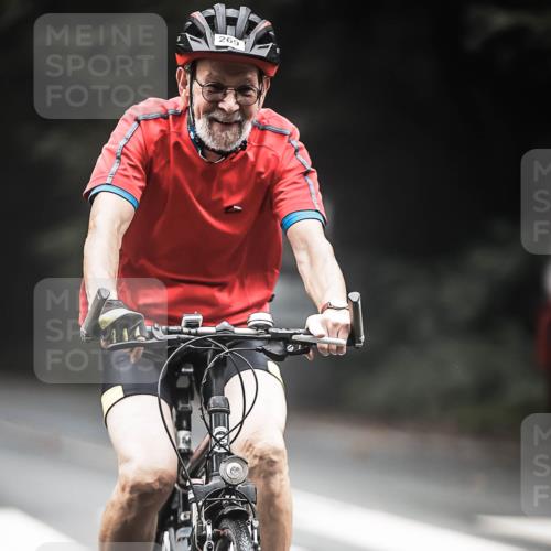 13.09.2026 - Stadtparktriathlon H.Heesch http://msf.ph/oto/10368097 13.09.2026 10:17:08 Radfahren 245, 269 meine-sportfotos.de