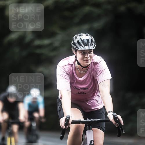 13.09.2026 - Stadtparktriathlon H.Heesch http://msf.ph/oto/10368102 13.09.2026 13:18:51 Radfahren 1314, 1363, 1392, 1411, 1463, 1468 meine-sportfotos.de
