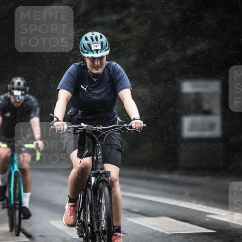 13.09.2026 - Stadtparktriathlon H.Heesch http://msf.ph/oto/10368110 13.09.2026 12:03:02 Radfahren 747, 905, 927, 948, 950, 1059 meine-sportfotos.de