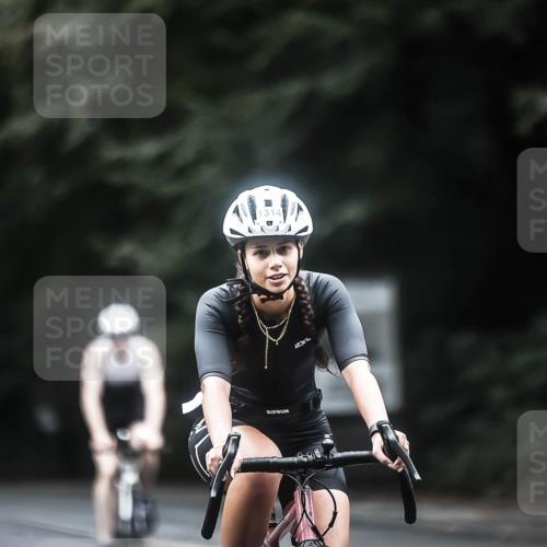 13.09.2026 - Stadtparktriathlon H.Heesch http://msf.ph/oto/10368120 13.09.2026 13:18:57 Radfahren 1237, 1243, 1314, 1363, 1392, 1438, 1442, 1468 meine-sportfotos.de
